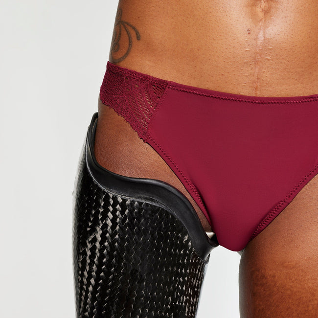Smooth Lace Thong Mulberry secondary image
