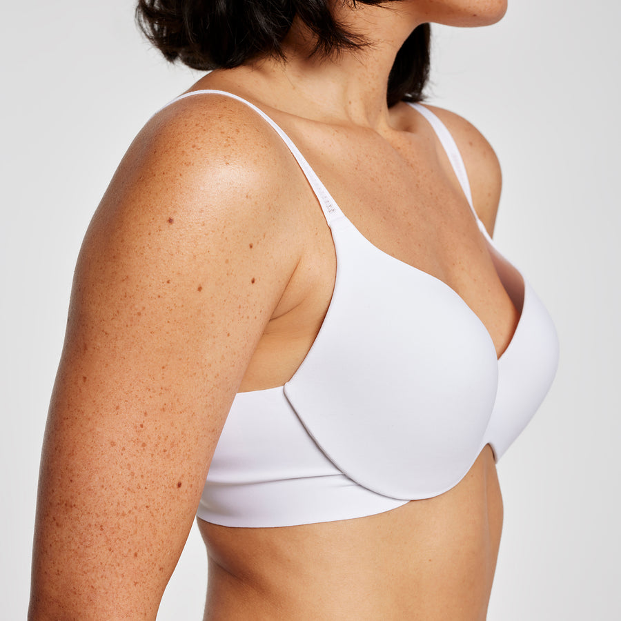 Meet Jessica and why she's crushing on the Zero-G Wirefree Lift Up Bra this  holiday season! 🎀 Get gravity-defying lift and unbeatabl